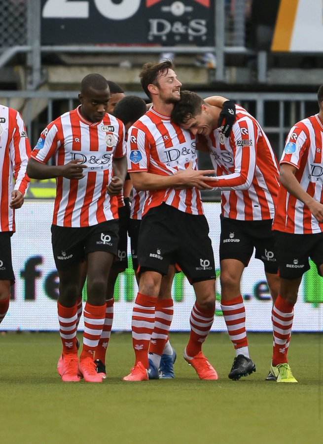 迈阿密马林鱼队投手桑德·阿尔康塔拉单季投球局数突破 220 局